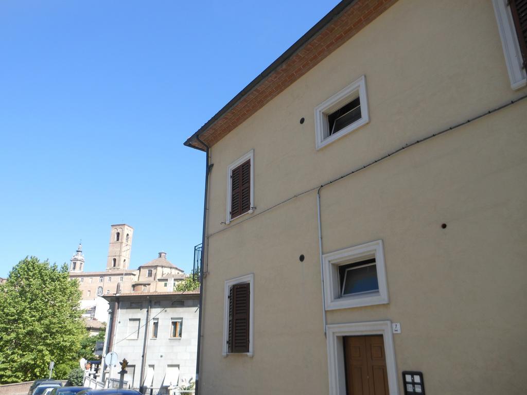 B&B La Luna Dal Borgo Jesi Kamer foto