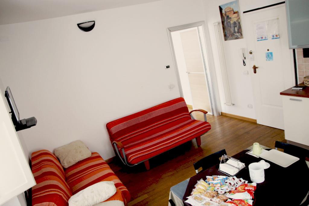 B&B La Luna Dal Borgo Jesi Buitenkant foto