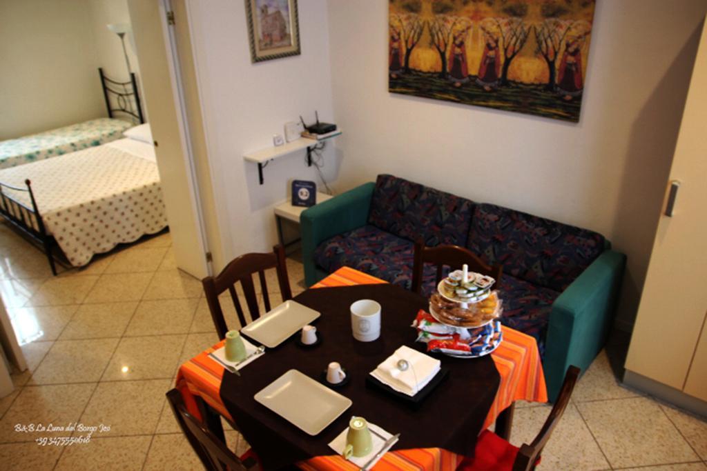 B&B La Luna Dal Borgo Jesi Buitenkant foto